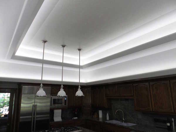 Пример освещения светодиодной ленты Short Pitch в освещении кухни